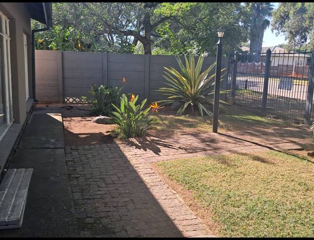 5 BEDROOM HOUSE FOR SALE IN BRITS CENTRAL